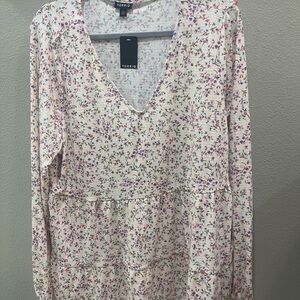 Torrid Women’s  Floral Long Sleeved V-Neck Top Size 3X